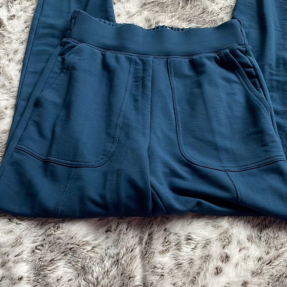 FABLETICS Joggers - Picture 3 of 4